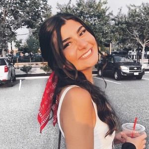 Meet your Posher, Nicole